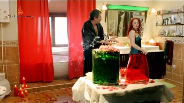 Demet Evgar - Banyo 2005
